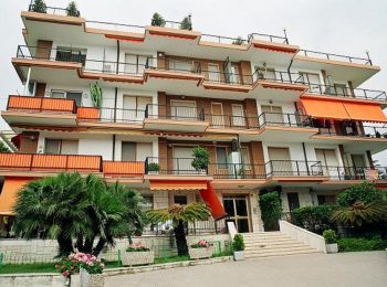 CENTRO FOCE TERRAZZO – Appartamento Trilocale a Sanremo