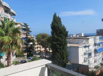 VISTA MARE E BOX – Appartamento Bilocale a Sanremo